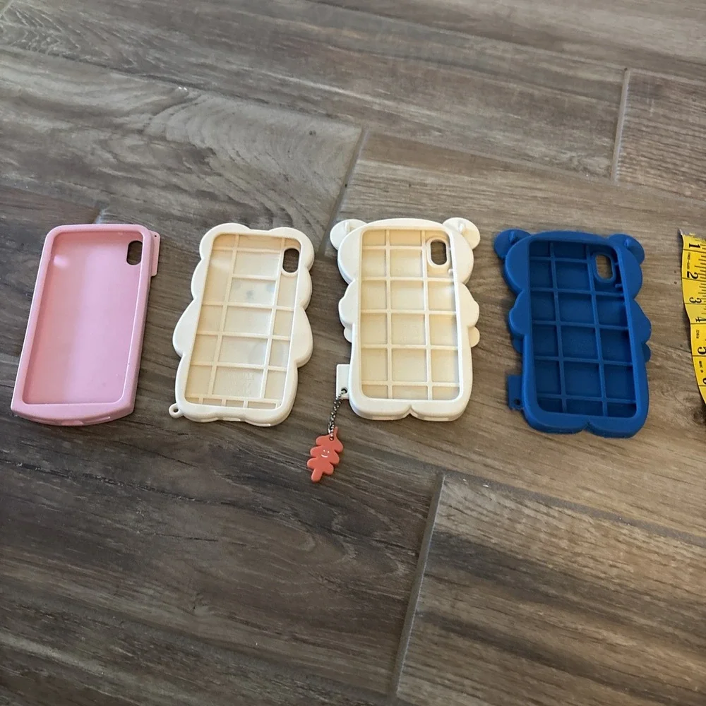 LOT of 4 NOVELTY Silicone Cases For The‎ iPhone 11 PRO MAX Pills, Bear & MORE